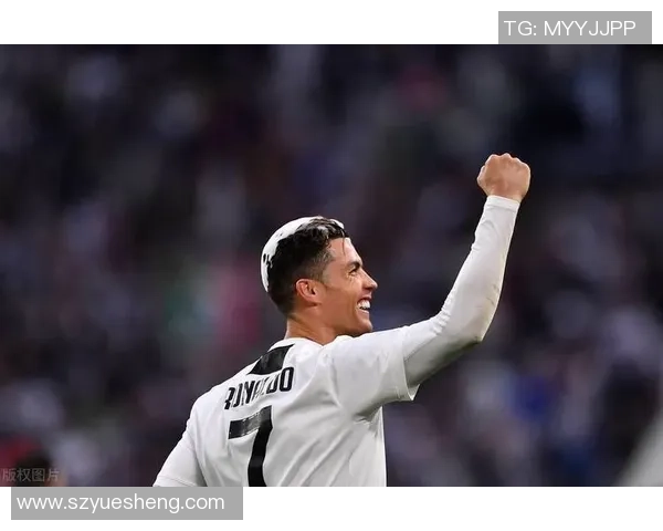 足球星卡开包能否抽到C罗？网友分享开卡经历与心得